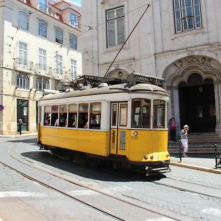 Loving Alfama Iii *